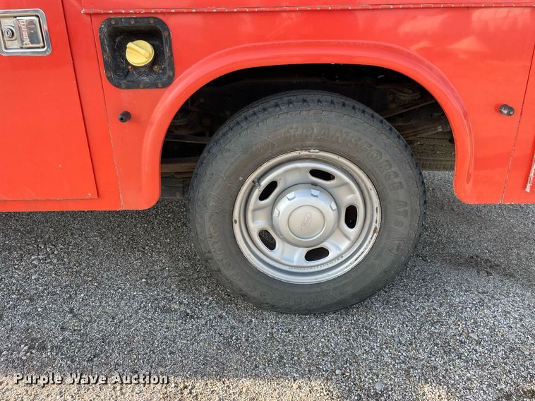 image for item LV9843 2011 Ford F250 Super Duty XL  utility bed pickup truck