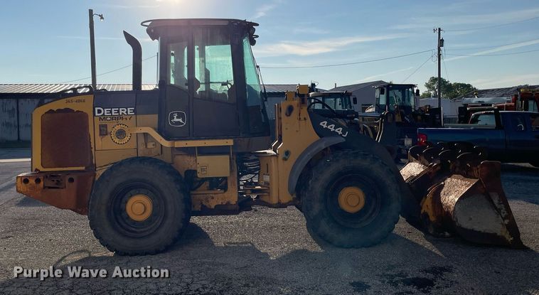 image for item LV9844 2006 John Deere 444J  wheel loader