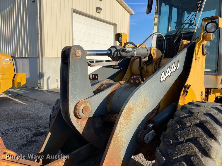 image for item LV9844 2006 John Deere 444J  wheel loader