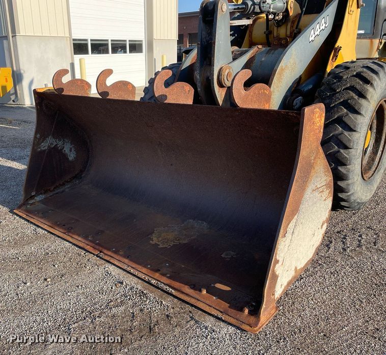 image for item LV9844 2006 John Deere 444J  wheel loader
