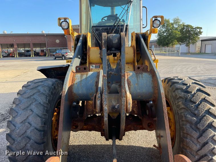 image for item LV9844 2006 John Deere 444J  wheel loader