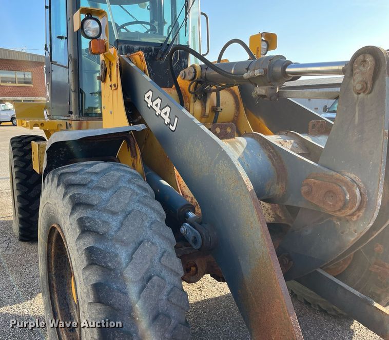 image for item LV9844 2006 John Deere 444J  wheel loader