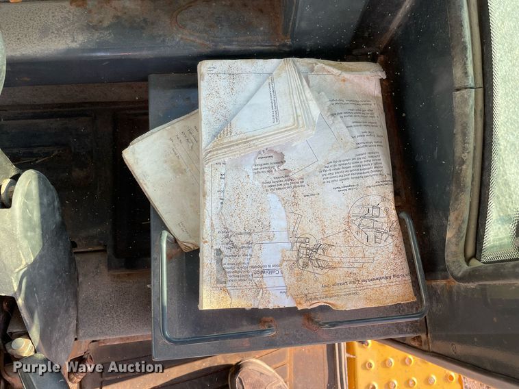 image for item LV9844 2006 John Deere 444J  wheel loader