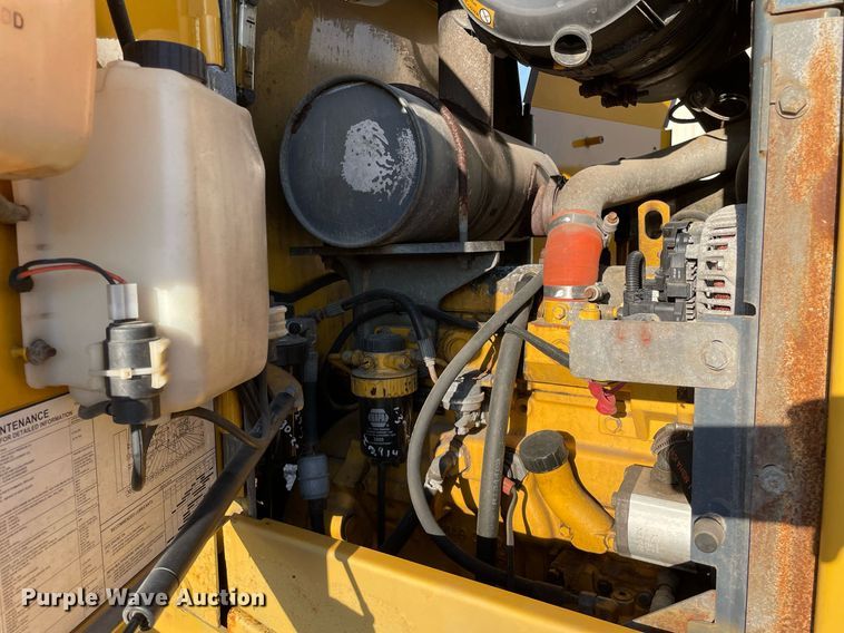 image for item LV9844 2006 John Deere 444J  wheel loader