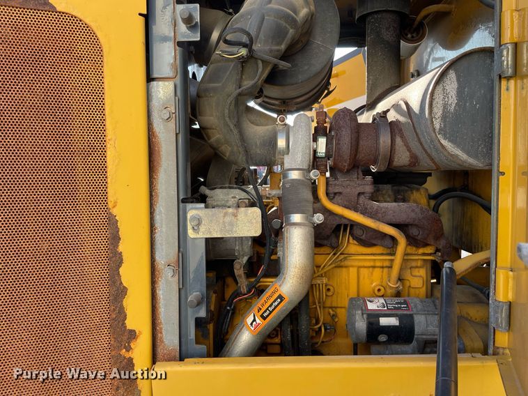 image for item LV9844 2006 John Deere 444J  wheel loader