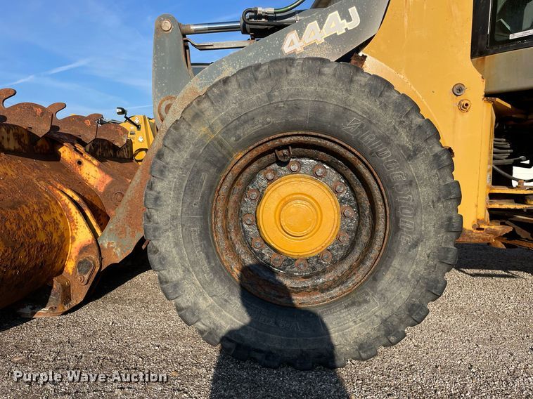 image for item LV9844 2006 John Deere 444J  wheel loader