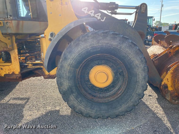 image for item LV9844 2006 John Deere 444J  wheel loader