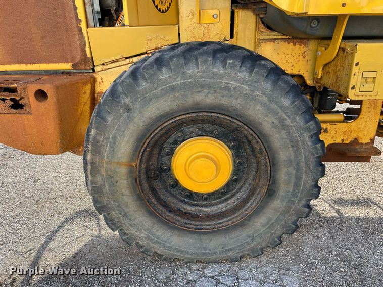 image for item LV9844 2006 John Deere 444J  wheel loader