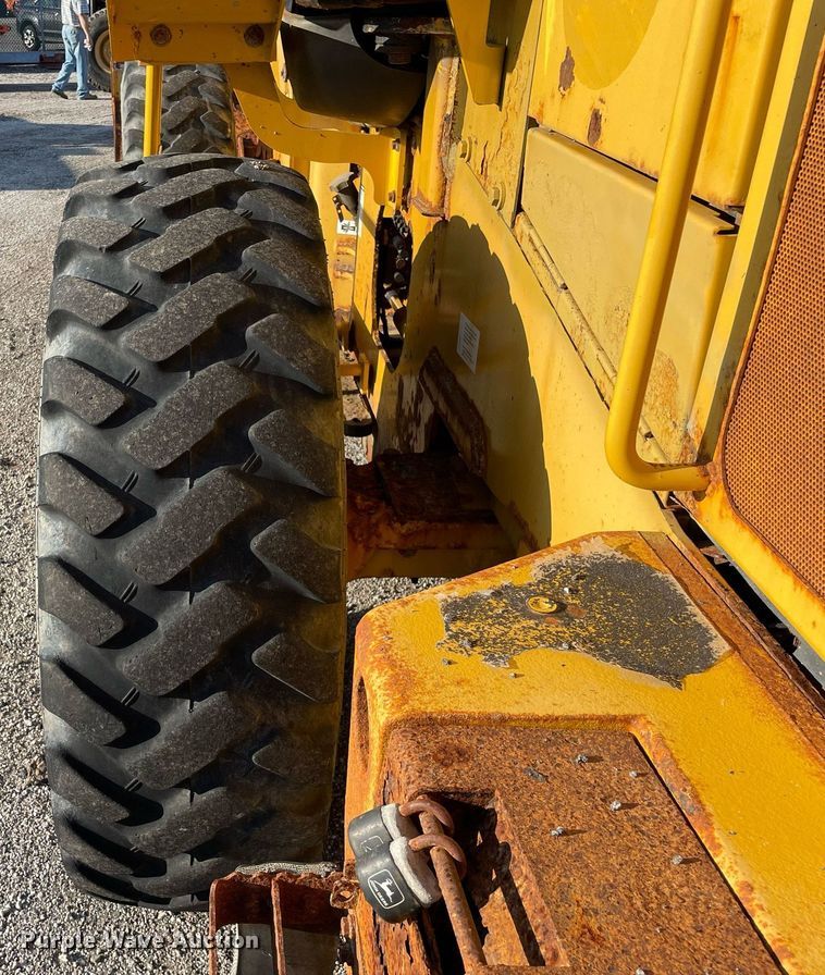 image for item LV9844 2006 John Deere 444J  wheel loader