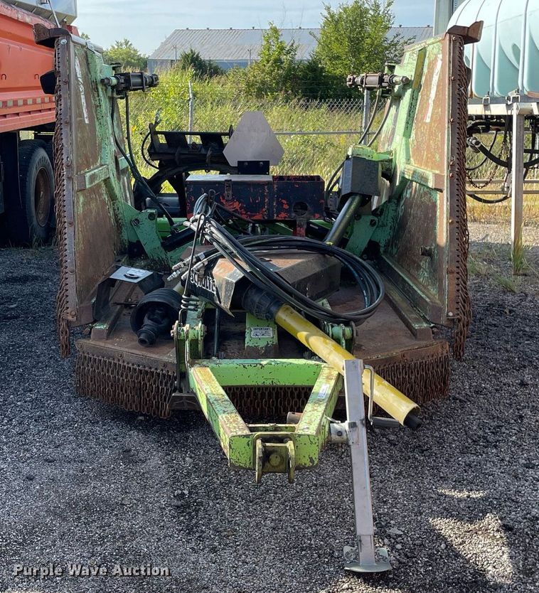 image for item LV9846 2001 Schulte XH1500  batwing rotary mower