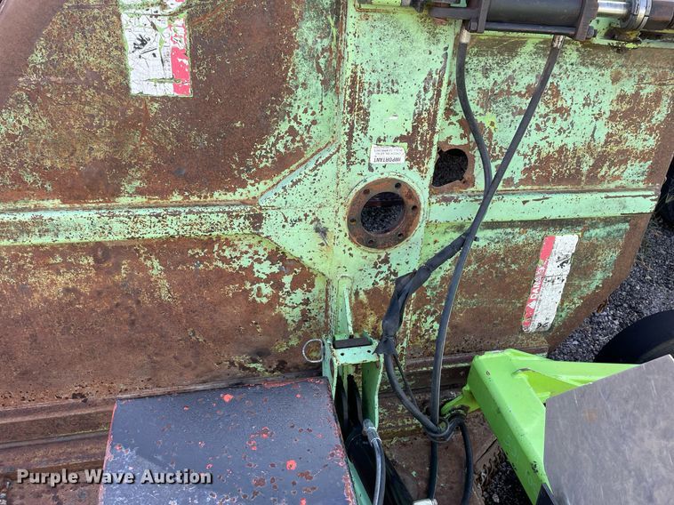 image for item LV9846 2001 Schulte XH1500  batwing rotary mower