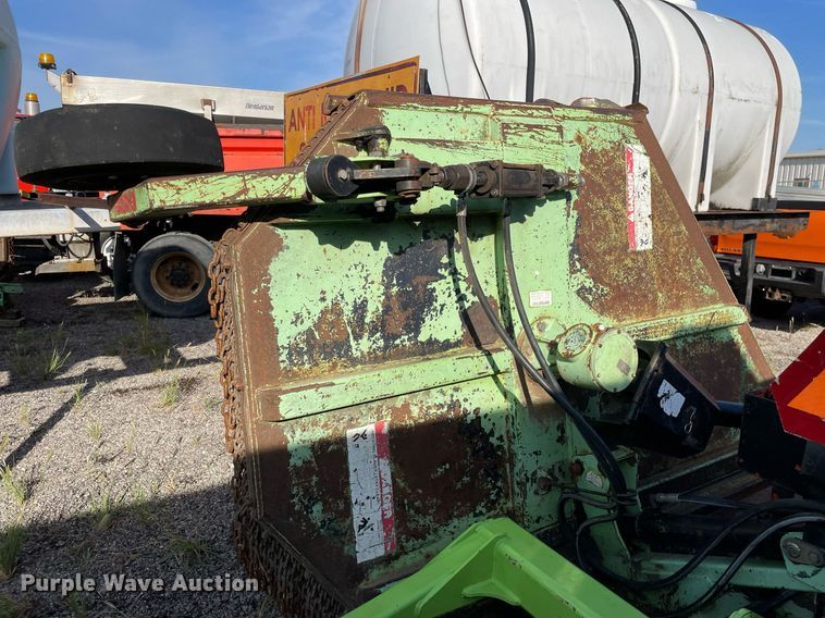 image for item LV9846 2001 Schulte XH1500  batwing rotary mower