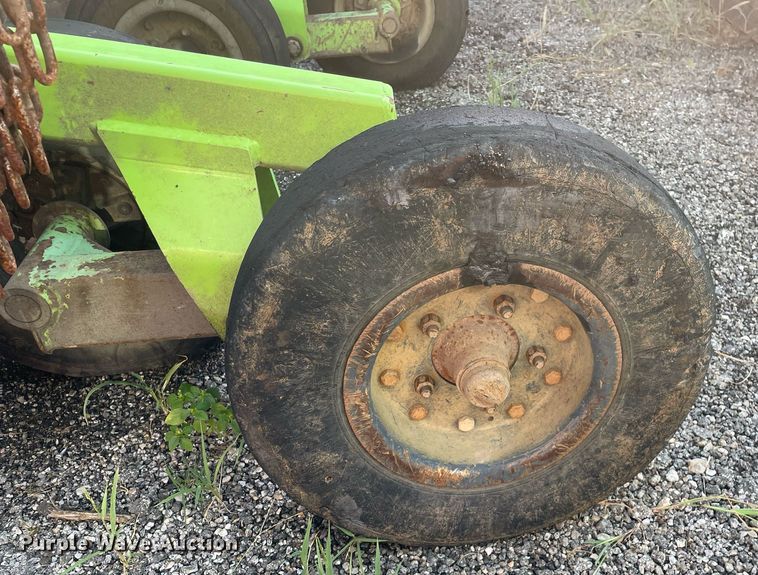 image for item LV9846 2001 Schulte XH1500  batwing rotary mower