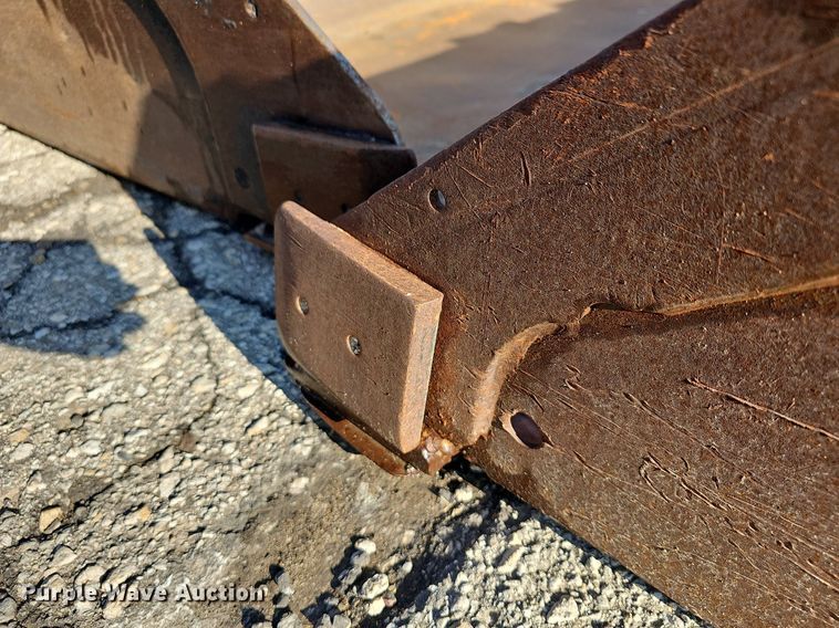 image for item MP9478 80"W skid steer bucket