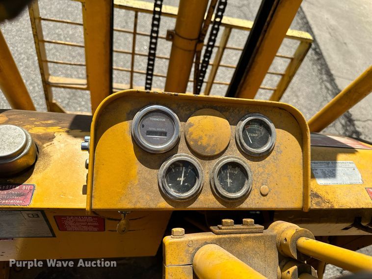 image for item MP9490 2001 Caterpillar Towmotor 392S  forklift