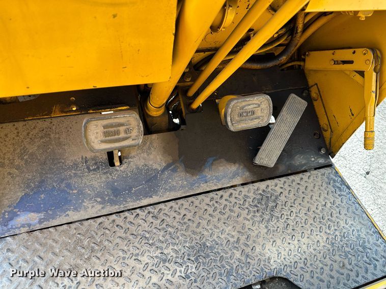 image for item MP9490 2001 Caterpillar Towmotor 392S  forklift