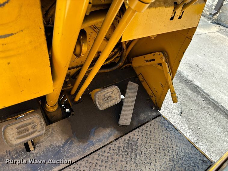 image for item MP9490 2001 Caterpillar Towmotor 392S  forklift