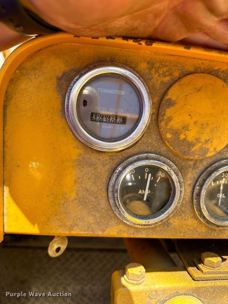 image for item MP9490 2001 Caterpillar Towmotor 392S  forklift