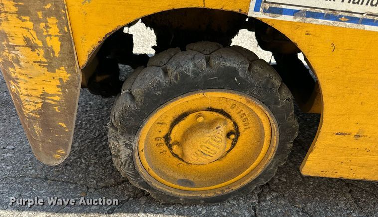 image for item MP9490 2001 Caterpillar Towmotor 392S  forklift