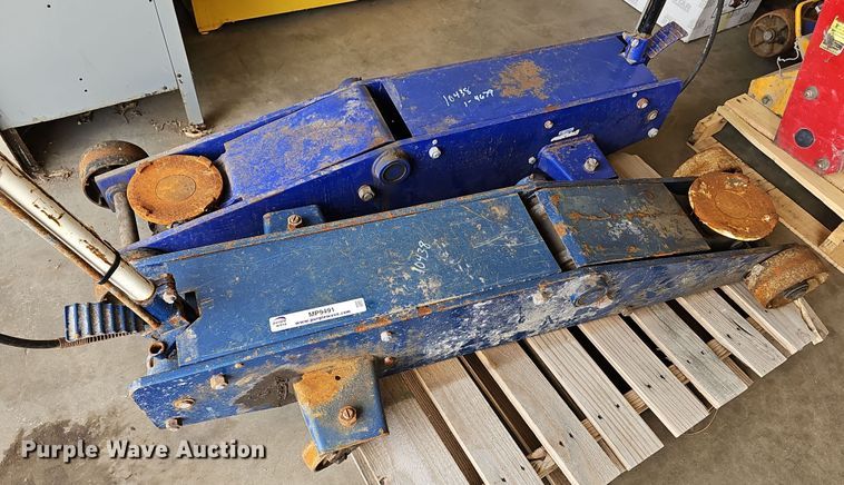 image for item MP9491 (2) Westward floor jacks