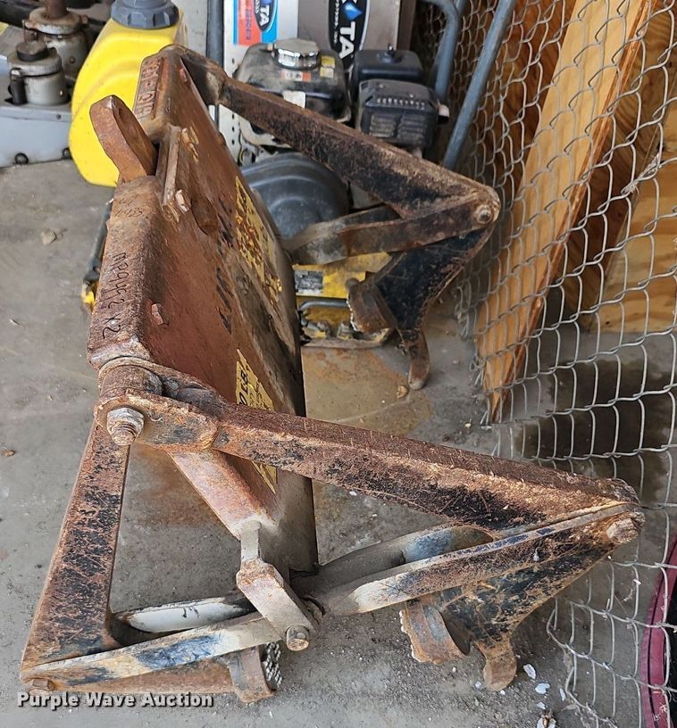 image for item MP9492 (2) Liftall barrier wall clamps