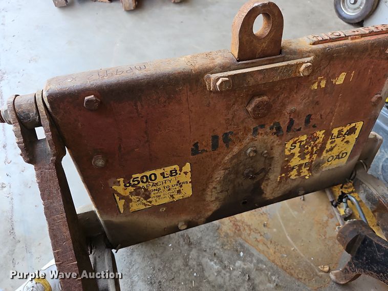 image for item MP9492 (2) Liftall barrier wall clamps