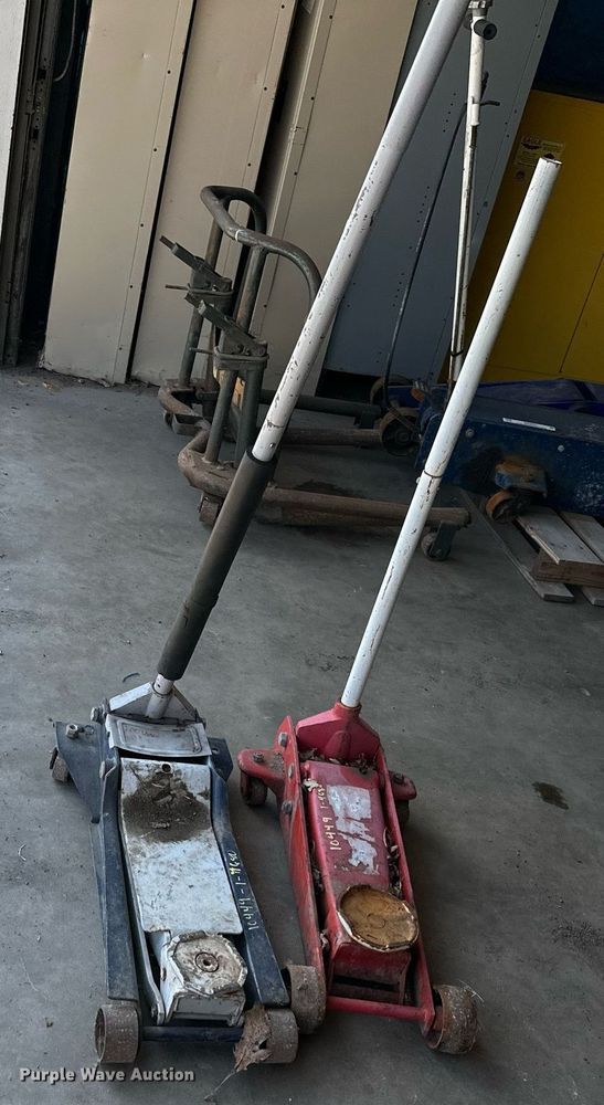 image for item MP9494 (2) floor jacks