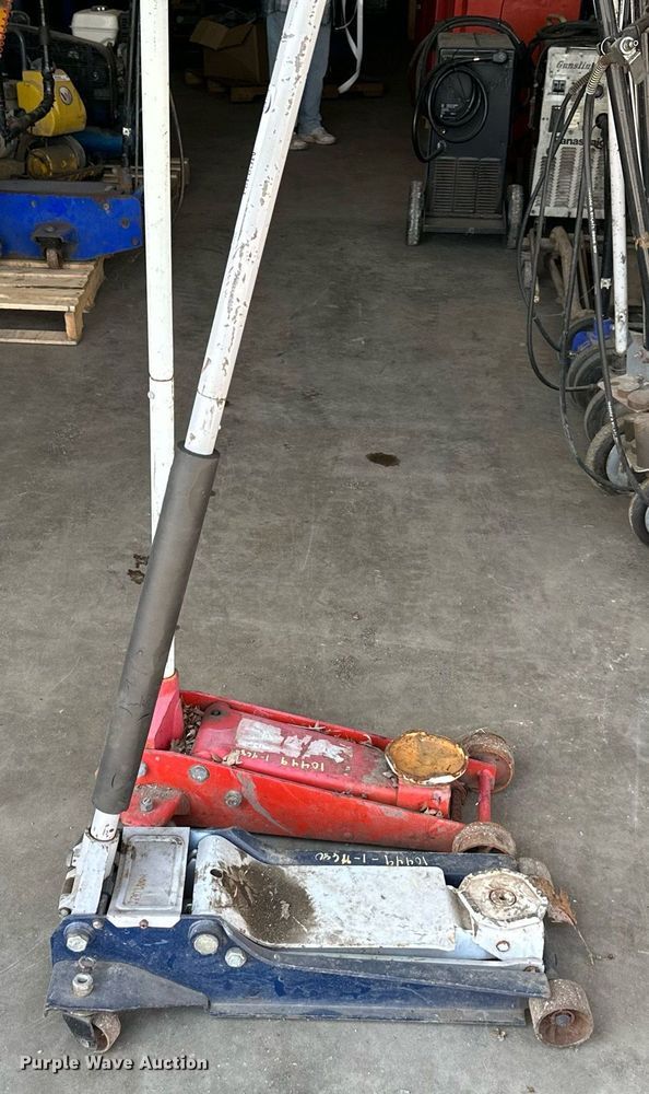 image for item MP9494 (2) floor jacks