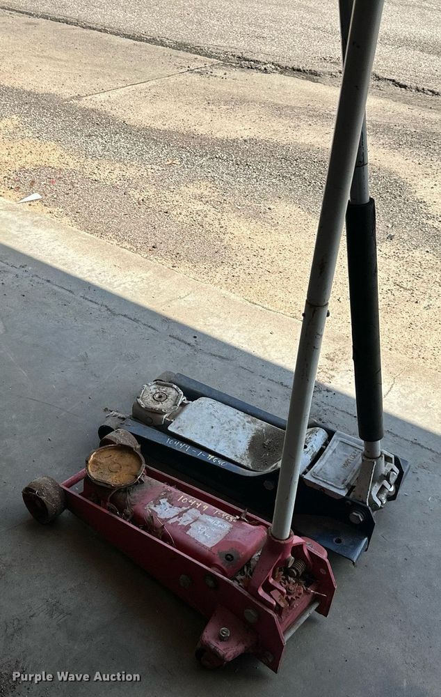 image for item MP9494 (2) floor jacks