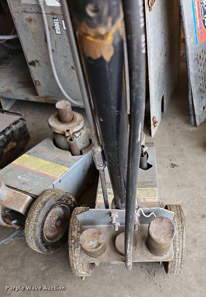 image for item MP9495 (2) OTC Stringer bottle jacks