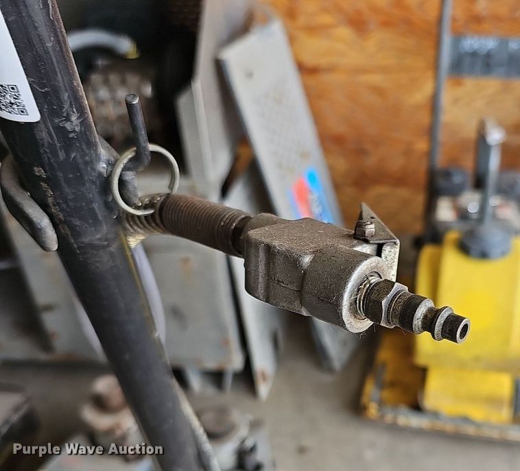 image for item MP9495 (2) OTC Stringer bottle jacks