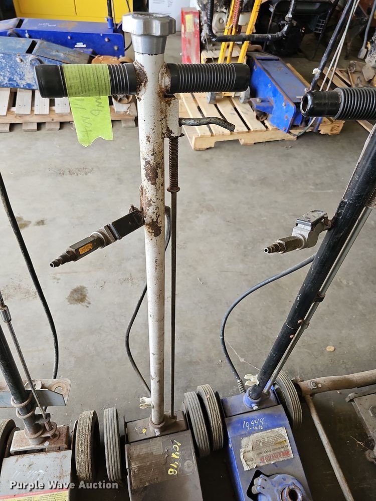 image for item MP9496 (2) bottle jacks