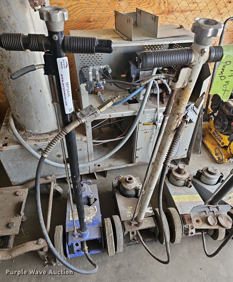 image for item MP9496 (2) bottle jacks