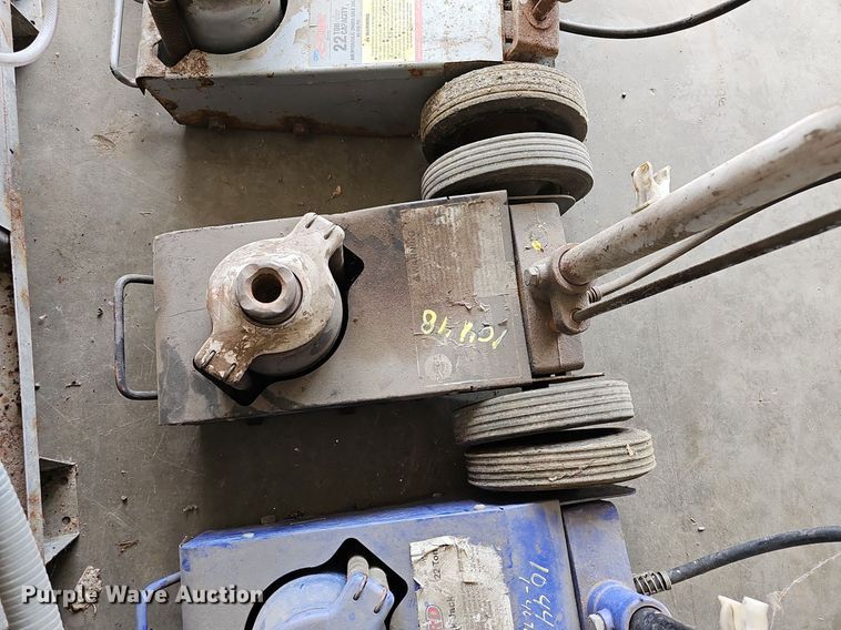 image for item MP9496 (2) bottle jacks