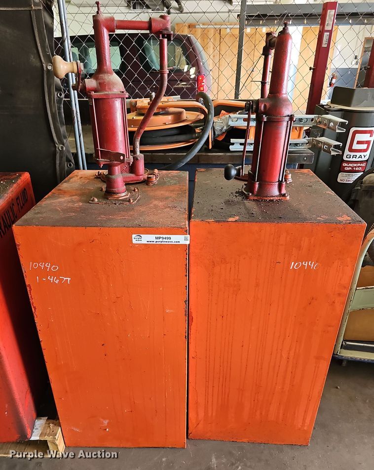 image for item MP9499 (2) oil tanks