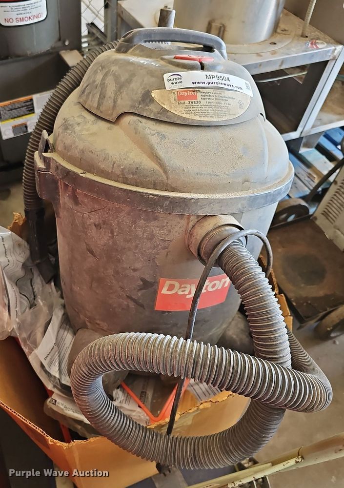 image for item MP9504 Dayton 3VE20  vacuum