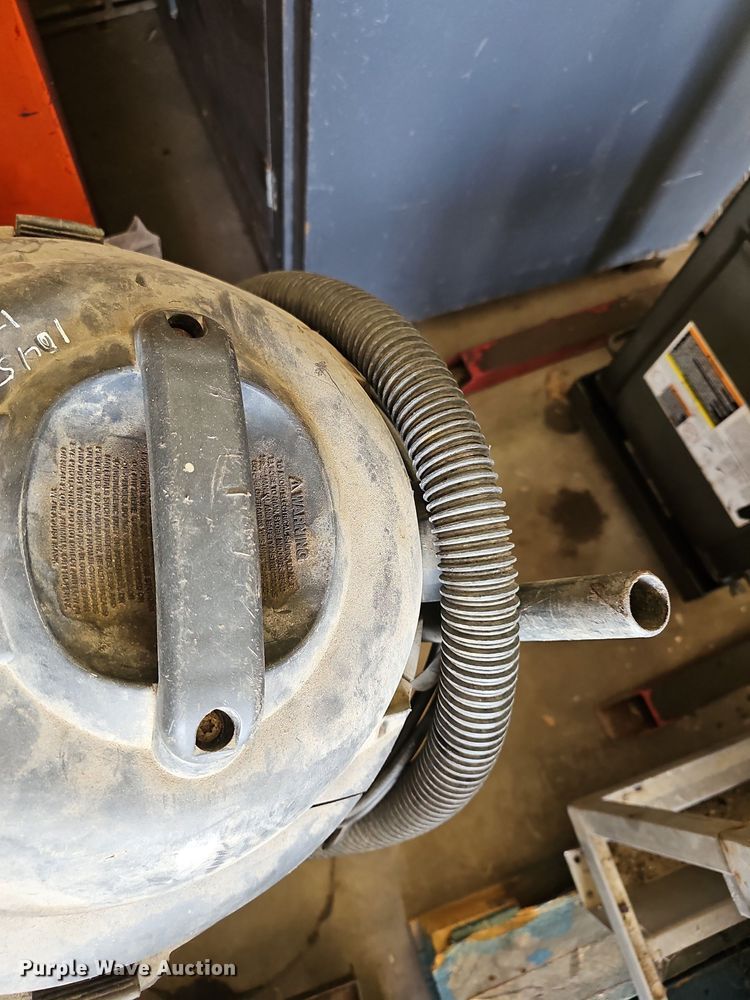 image for item MP9504 Dayton 3VE20  vacuum