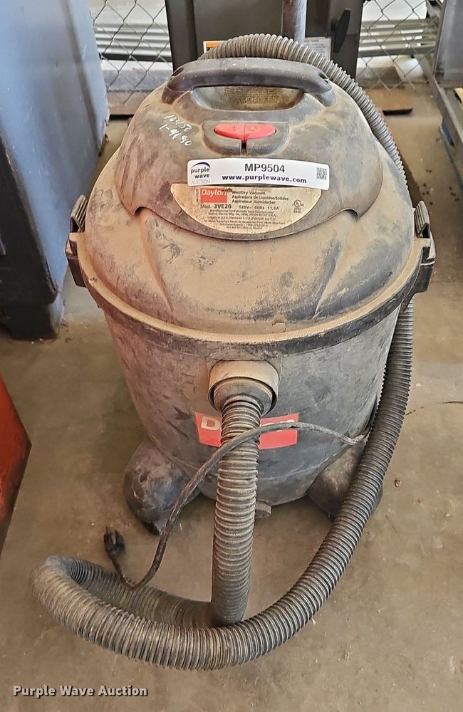 image for item MP9504 Dayton 3VE20  vacuum
