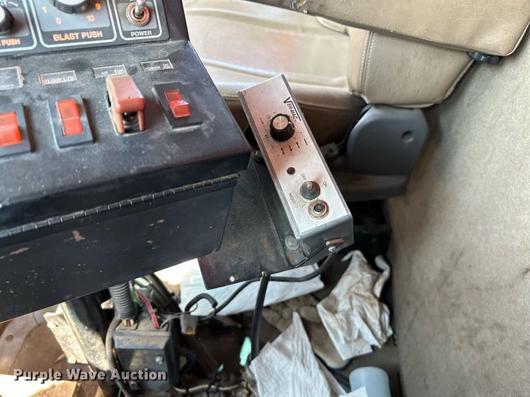 image for item NF9138 2003 Sterling LT7501  dump truck