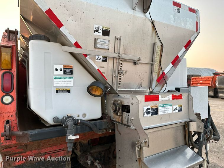 image for item NF9164 2007 International 7400  dump truck