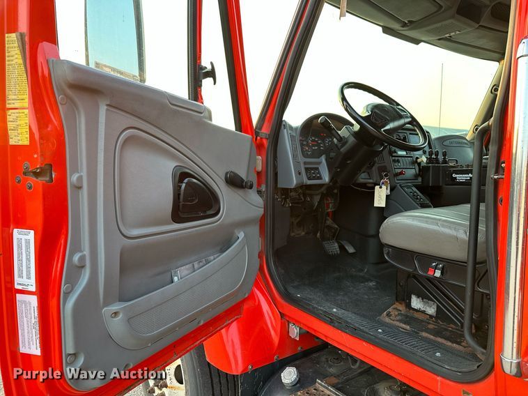 image for item NF9164 2007 International 7400  dump truck