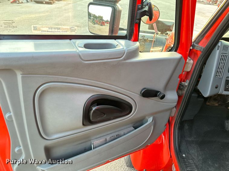 image for item NF9164 2007 International 7400  dump truck