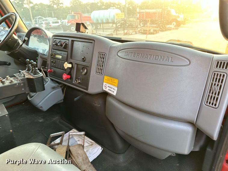 image for item NF9164 2007 International 7400  dump truck