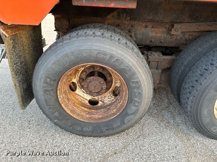 image for item NF9164 2007 International 7400  dump truck