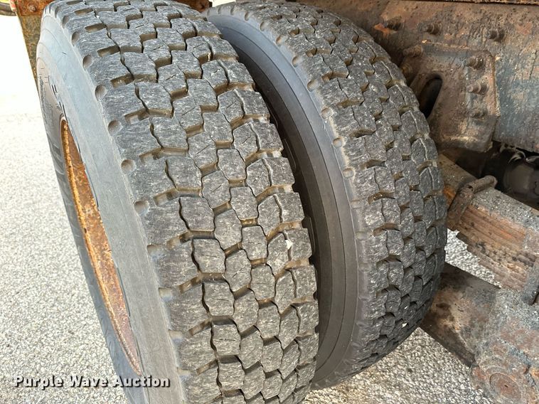 image for item NF9164 2007 International 7400  dump truck