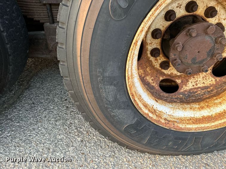 image for item NF9164 2007 International 7400  dump truck