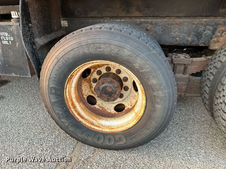 image for item NF9164 2007 International 7400  dump truck