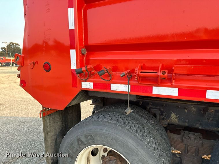 image for item NF9165 2007 International 7500  dump truck