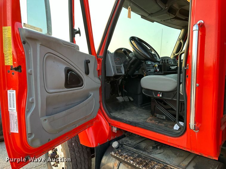 image for item NF9165 2007 International 7500  dump truck