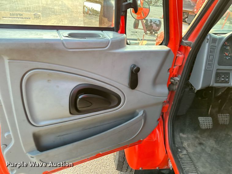 image for item NF9165 2007 International 7500  dump truck